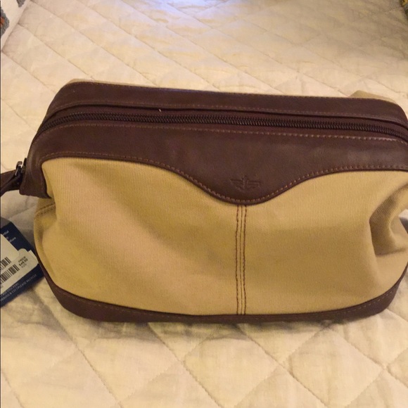 Dockers Other - Dockers toiletry bag